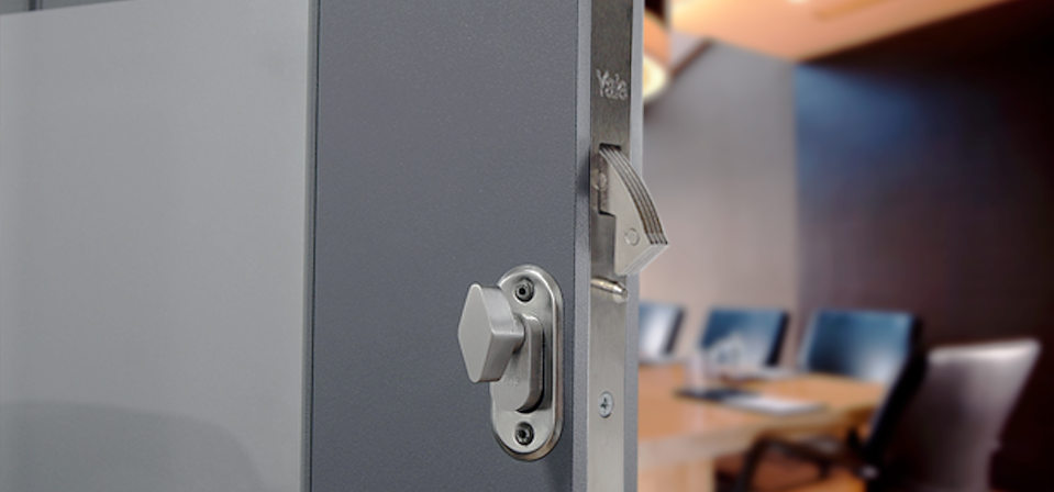 Cerradura de Embutir Llave Tetra Para Puertas Corredizas Derecha o Izquierda Serie 854 - Yale - Imagen 2